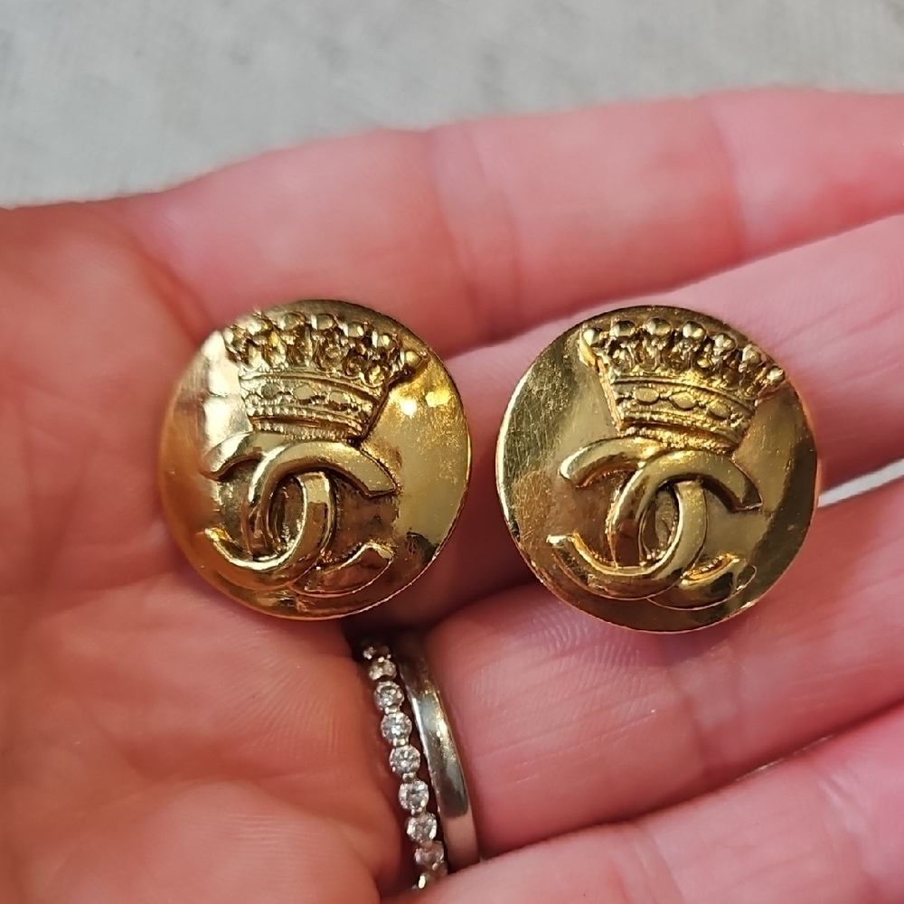 CHANEL Crown CC Logo 24k Gold Plated Clip Earrings 96A